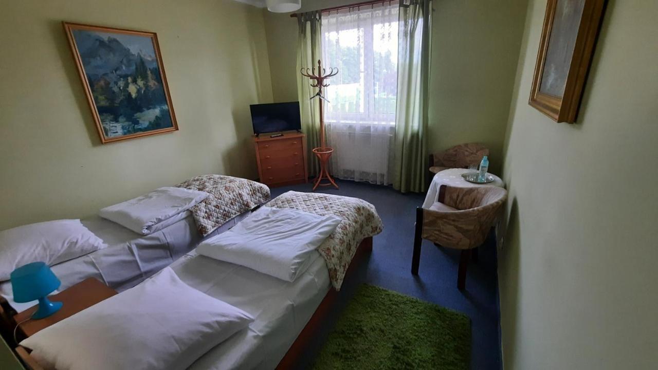 Hotelowe Pokoje J.Bukowiecka Tuszyn Esterno foto